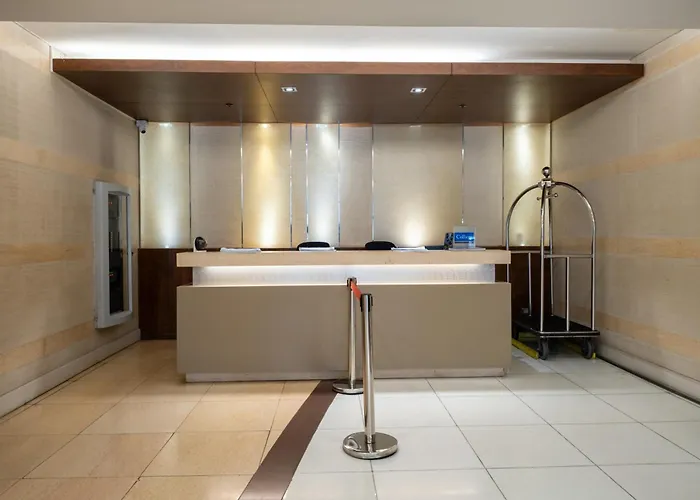 Hotel Grand Riviera By Reddoorz *