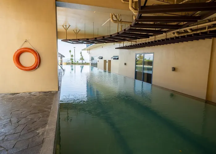 Hotel Grand Riviera By Reddoorz
