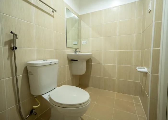 Grand Riviera By Reddoorz Hotel Manila